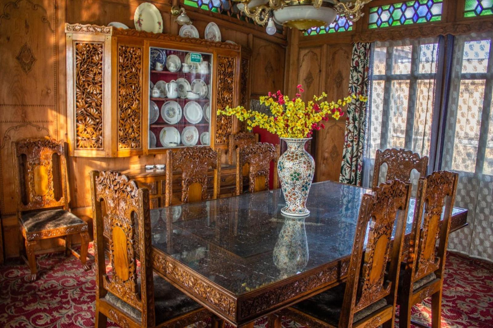 House Boat New Manora Bed & Breakfast Srinagar  Exterior photo